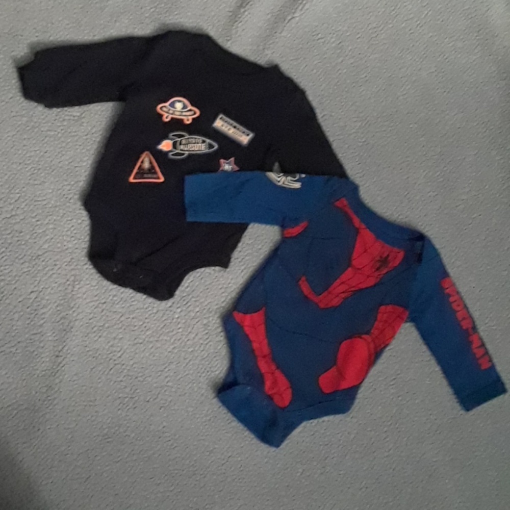 Newborn long sleeve onesie